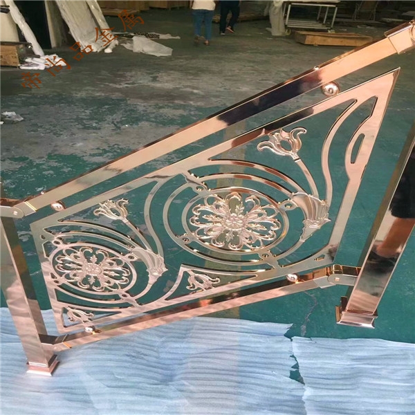 金色铝雕护栏